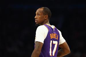 有贡献！布耶半场出战13分钟 3中3&三分2中2拿8分1助1帽