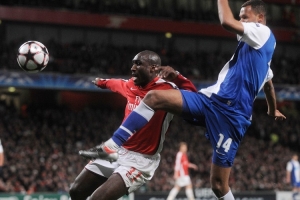 坎贝尔：冬窗阿森纳可能六个月合同签老将中卫，或者有合适的租借