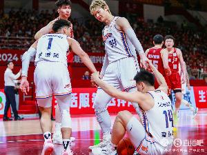 记者：五星体育赛季初基本确定不转播上海男篮 咪咕仍在谈判商讨