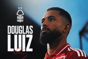 记者：道格拉斯·路易斯15场比赛出场超45分钟才能触发买断条款