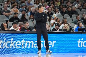 瓦塞尔：我百分百信任米奇·约翰逊 他就是我们球队的智囊核心