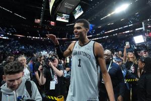 🚨马刺淘汰雷霆杀进NBA杯决赛！排名升至西部第四 湖人掉到第五