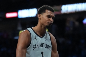 文班亚马：这是我们首次全员健康出战 目前和雷霆的差距在于经验