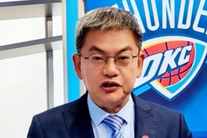 苏群：文班比矮的高 比高的灵活 比灵活的技术好 这就是他的不同