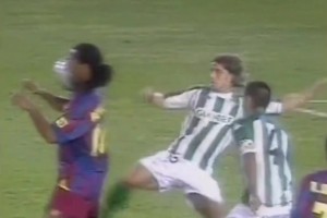 小罗：我年轻时候他们根本碰不到球！