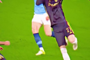 苏牙这脚兜射真的太帅了！看过这球的，应该都是老萨迷了吧！