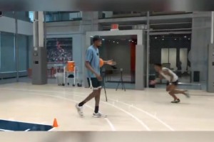 小编也想被指导一下！能受到杜兰特1对1专门指导的可不多！