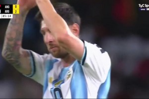 传射建功！梅西第86分钟被换下！全场球迷高呼呐喊！