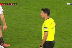 场上全是演员😂？土超多人干架，球员趁机打空门进球有效