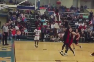 当年天赋真是太残暴了！锡安高中时期的滑翔灌篮观感太炸裂了🔥