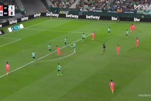 巴萨1-1扳平比分！孔德下底横传助攻，费兰包抄推射破门！