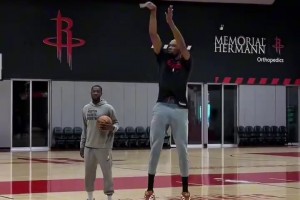 独自加练的KD！丝滑的转身跳投依然美如画🏀